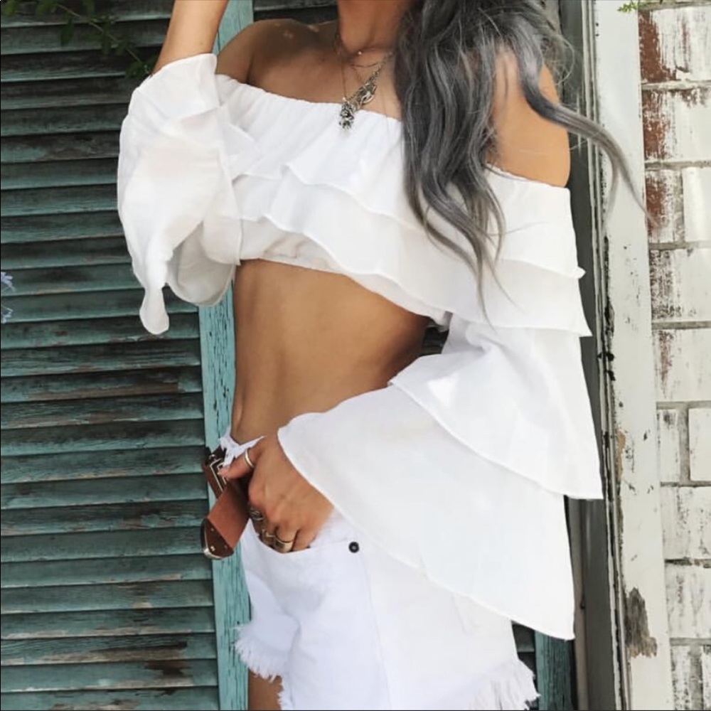 LF. white ruffle crop top